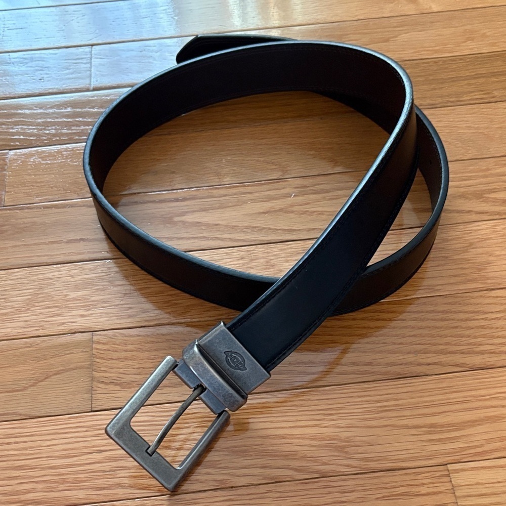 Dickies Dark Leather Reversible Belt with Metallic Buckle
